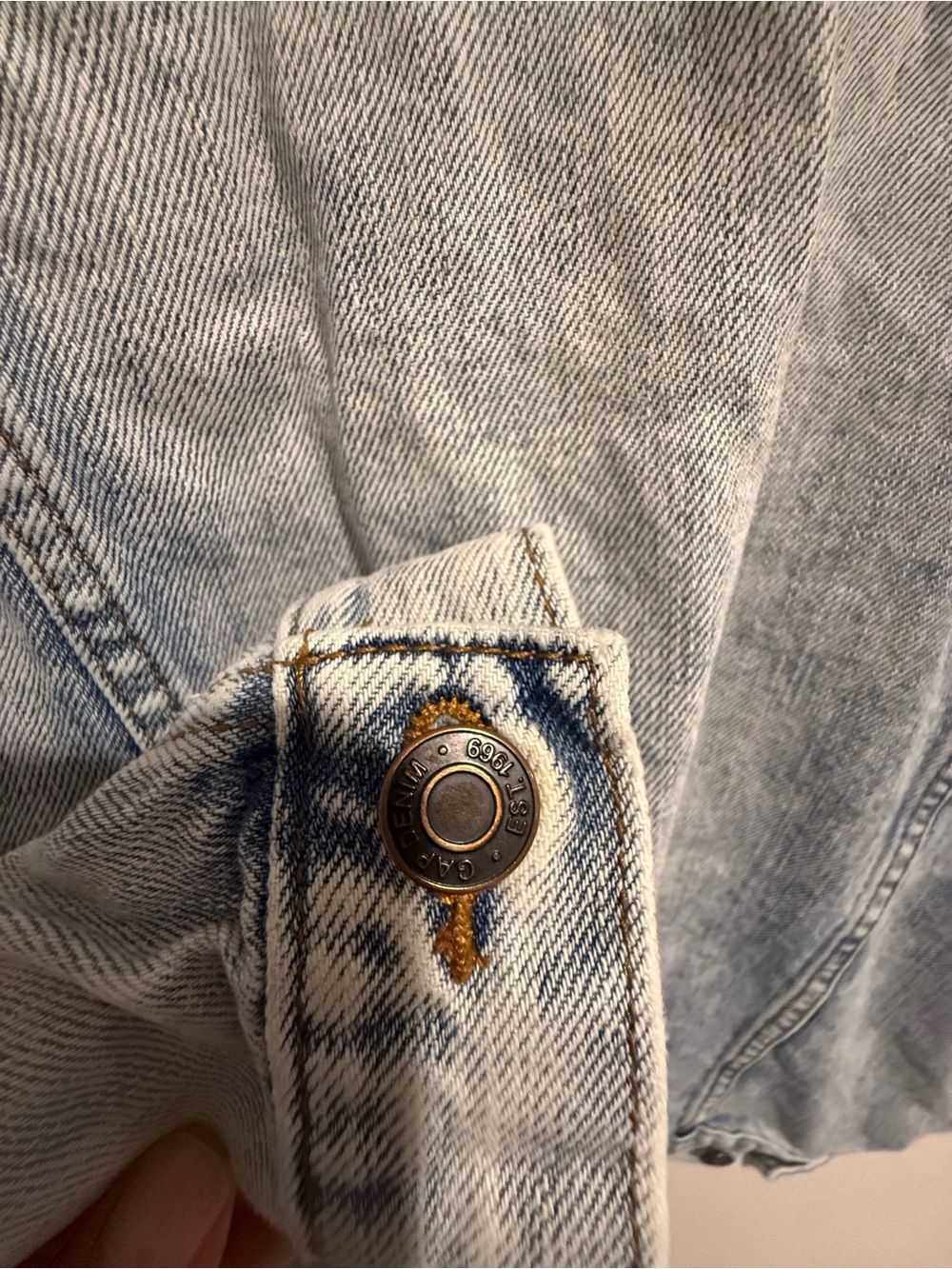 GAP Denim Icon Jacket Light Wash Jean Jacket Size Small Classic Trucker - Picture 7 of 11